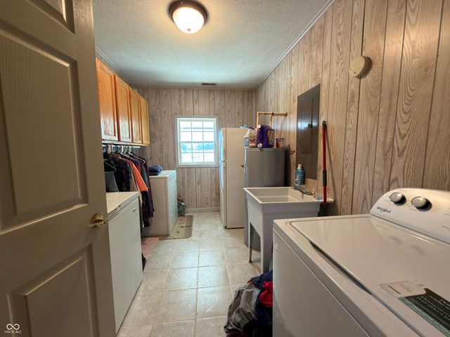 4115 E Olive Branch Road, Bloomfield, IN 47424