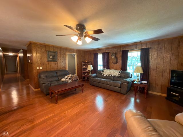 4115 E Olive Branch Road, Bloomfield, IN 47424