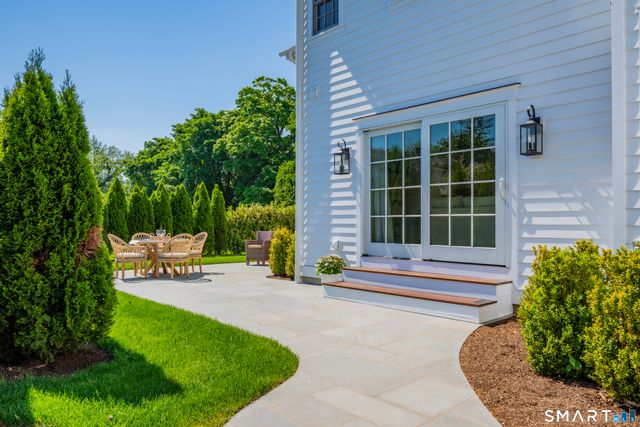 920 Old Post Road, Fairfield, CT 06824