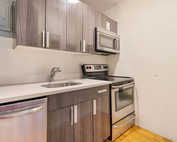 5 N Margin Street 5, Boston, MA 02113