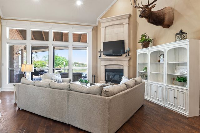 957 Noble Champions Way, Bartonville, TX 76226