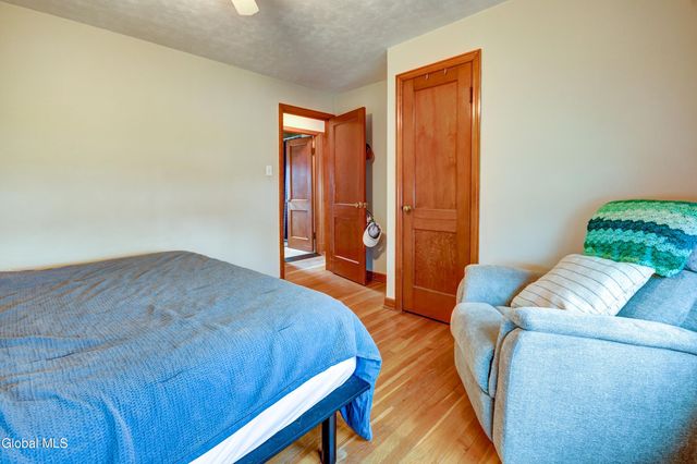 1017 Theodore Road, Rotterdam, NY 12303