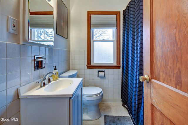 1017 Theodore Road, Rotterdam, NY 12303