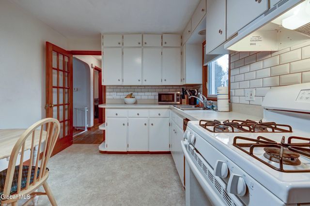 1017 Theodore Road, Rotterdam, NY 12303