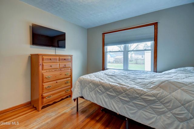 1017 Theodore Road, Rotterdam, NY 12303