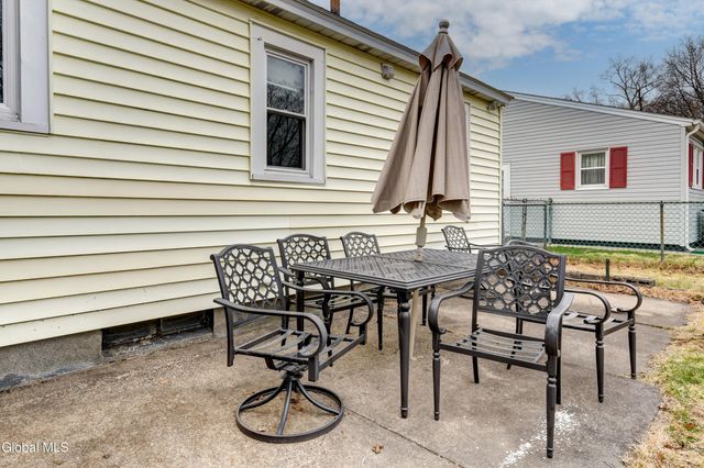 1017 Theodore Road, Rotterdam, NY 12303