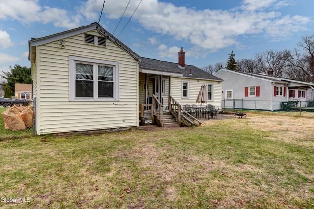 1017 Theodore Road, Rotterdam, NY 12303
