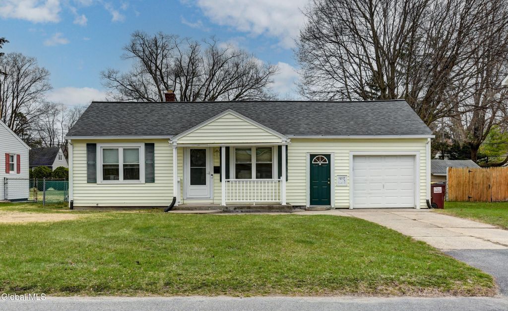 1017 Theodore Road, Rotterdam, NY 12303