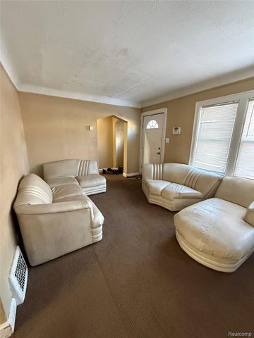 15824 Snowden Street, Detroit, MI 48227