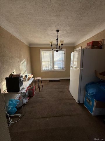 15824 Snowden Street, Detroit, MI 48227