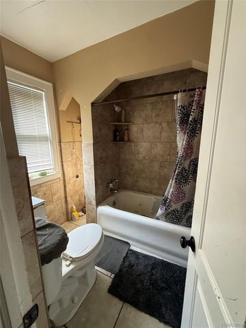 15824 Snowden Street, Detroit, MI 48227