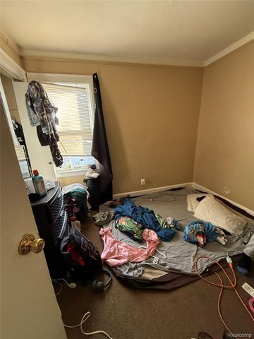 15824 Snowden Street, Detroit, MI 48227