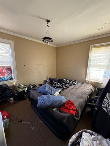 15824 Snowden Street, Detroit, MI 48227