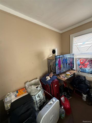 15824 Snowden Street, Detroit, MI 48227