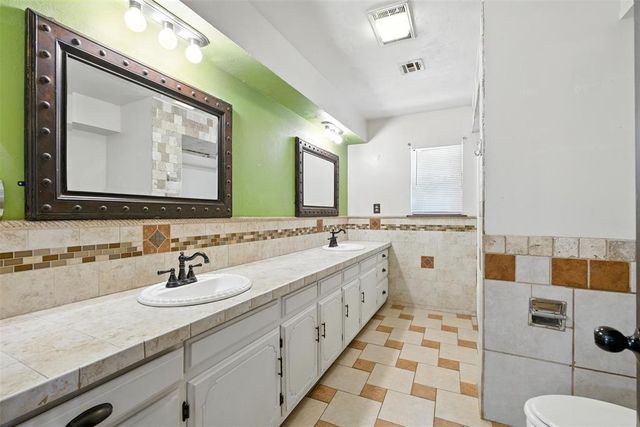 2140 Kimberlee Court, Norman, OK 73026