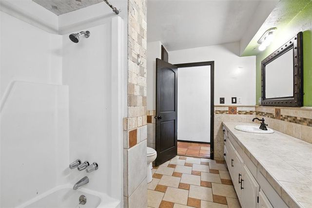 2140 Kimberlee Court, Norman, OK 73026