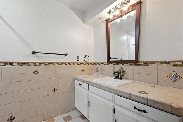 2140 Kimberlee Court, Norman, OK 73026