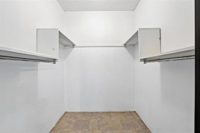 2140 Kimberlee Court, Norman, OK 73026