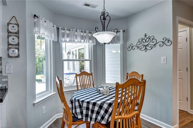 608 Woodcott DR, Chesapeake, VA 23322