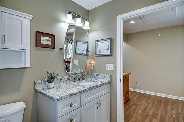608 Woodcott DR, Chesapeake, VA 23322