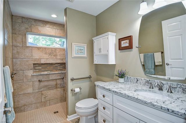 608 Woodcott DR, Chesapeake, VA 23322
