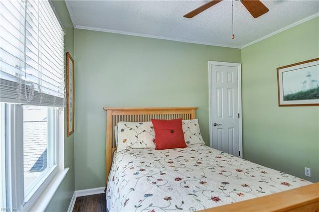 608 Woodcott DR, Chesapeake, VA 23322