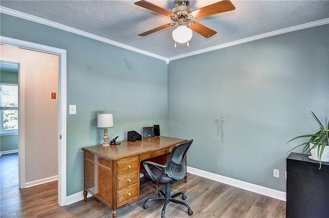 608 Woodcott DR, Chesapeake, VA 23322