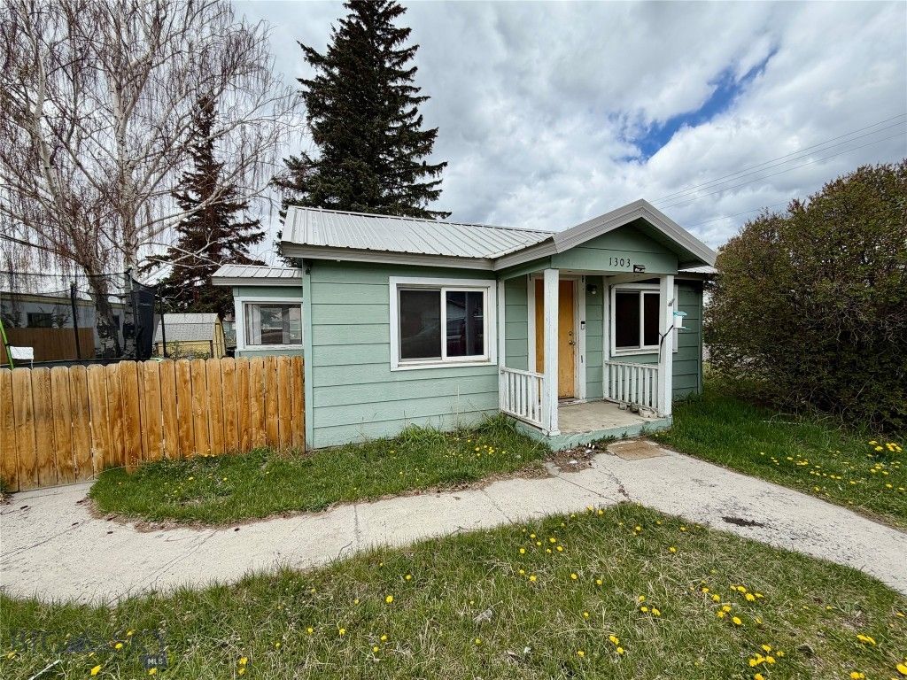 1303 Stuart Avenue, Butte, MT 59701