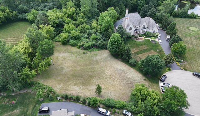 1 N Stoney Ridge Court, Hawthorn Woods, IL 60047