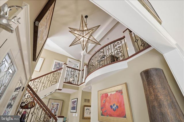 137 E WOODS DR, Lititz, PA 17543