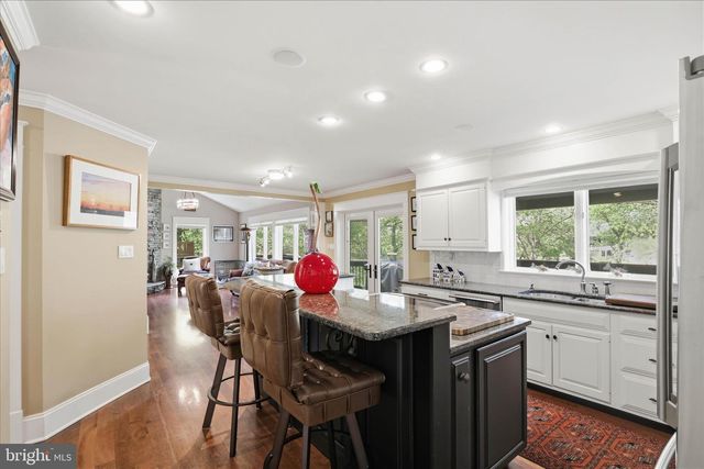137 E WOODS DR, Lititz, PA 17543