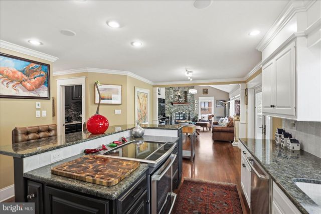 137 E WOODS DR, Lititz, PA 17543