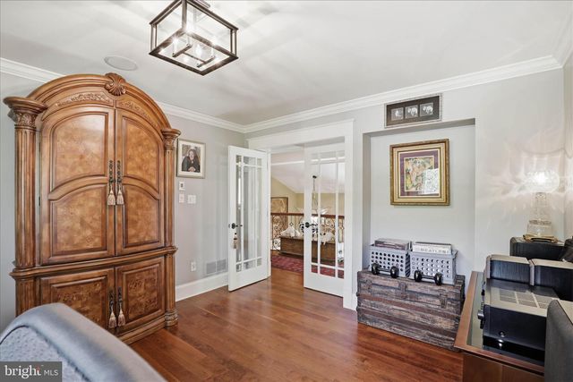 137 E WOODS DR, Lititz, PA 17543