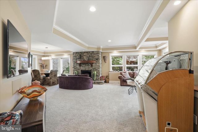 137 E WOODS DR, Lititz, PA 17543