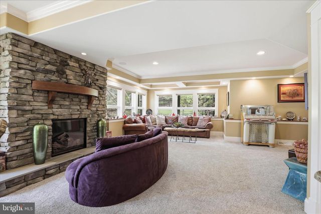137 E WOODS DR, Lititz, PA 17543