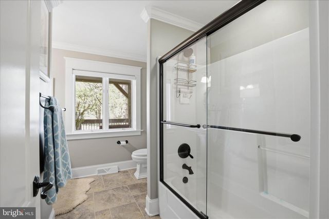 137 E WOODS DR, Lititz, PA 17543