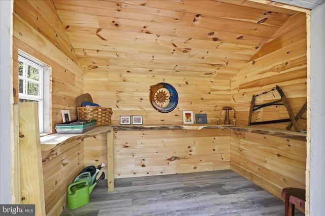 137 E WOODS DR, Lititz, PA 17543