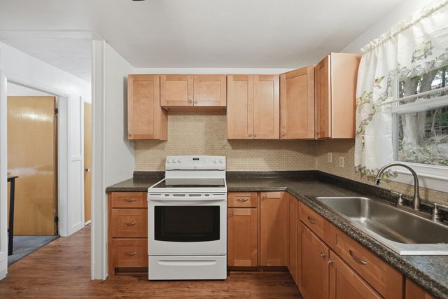 605 Chandler St, Worcester, MA 01602