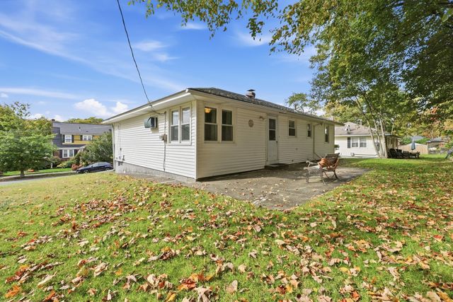 605 Chandler St, Worcester, MA 01602