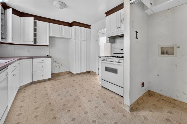 169 Marlow Dr, Oakland, CA 94605
