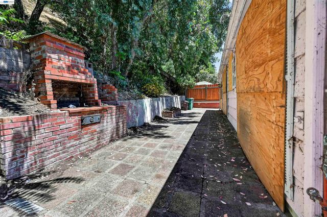 169 Marlow Dr, Oakland, CA 94605
