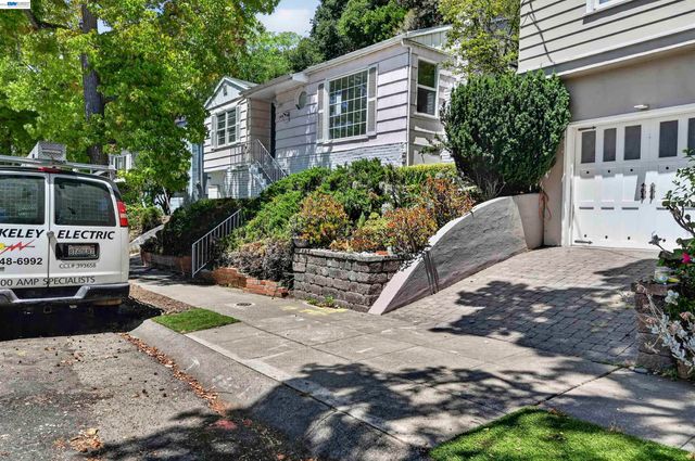 169 Marlow Dr, Oakland, CA 94605