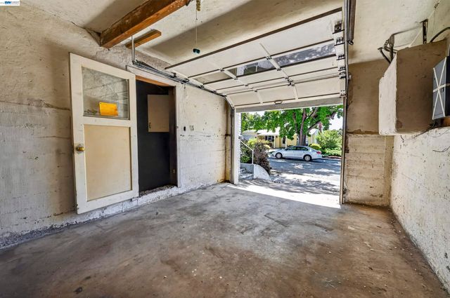 169 Marlow Dr, Oakland, CA 94605
