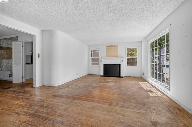 169 Marlow Dr, Oakland, CA 94605