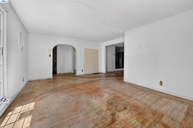 169 Marlow Dr, Oakland, CA 94605