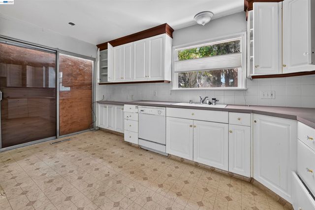 169 Marlow Dr, Oakland, CA 94605