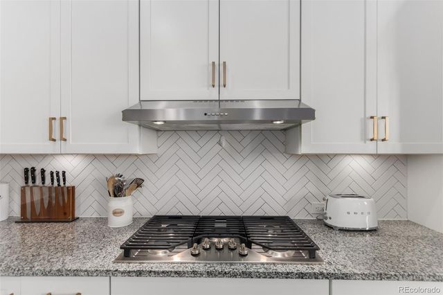 9982 E 60th Avenue, Denver, CO 80238