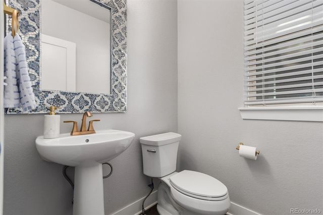 9982 E 60th Avenue, Denver, CO 80238