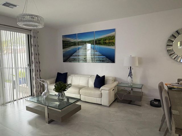 10916 SW 235th Ln, Homestead, FL 33032