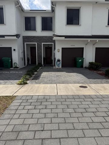 10916 SW 235th Ln, Homestead, FL 33032